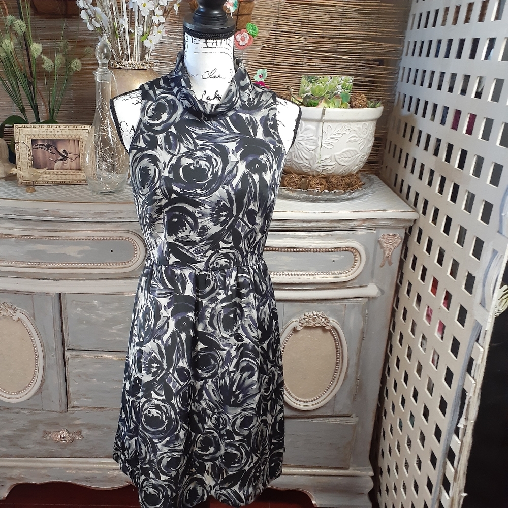 Ann Taylor Petite Sleeveless Dress